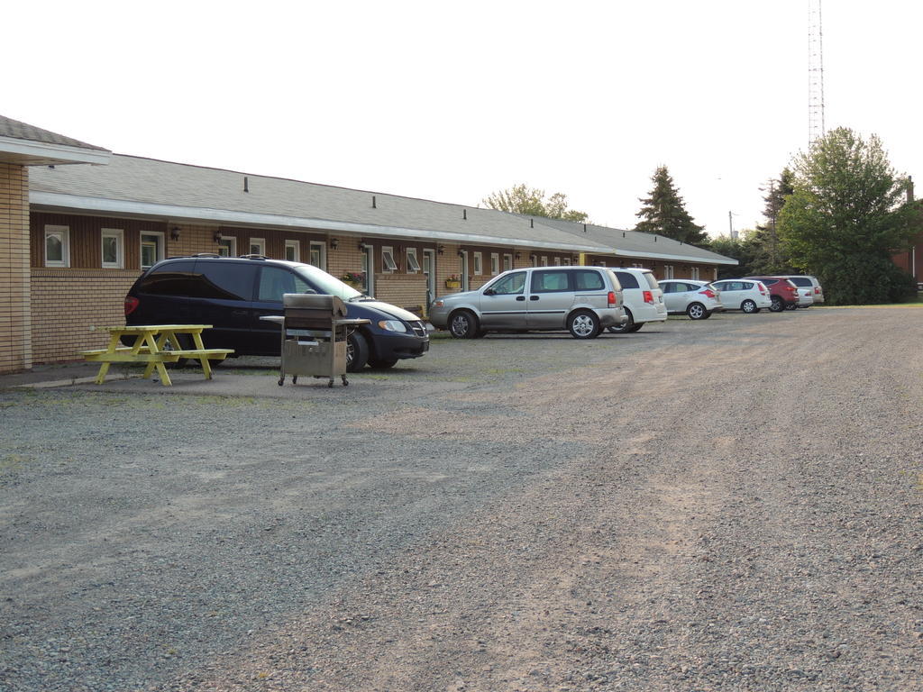 Balmoral Motel Tatamagouche Exterior photo